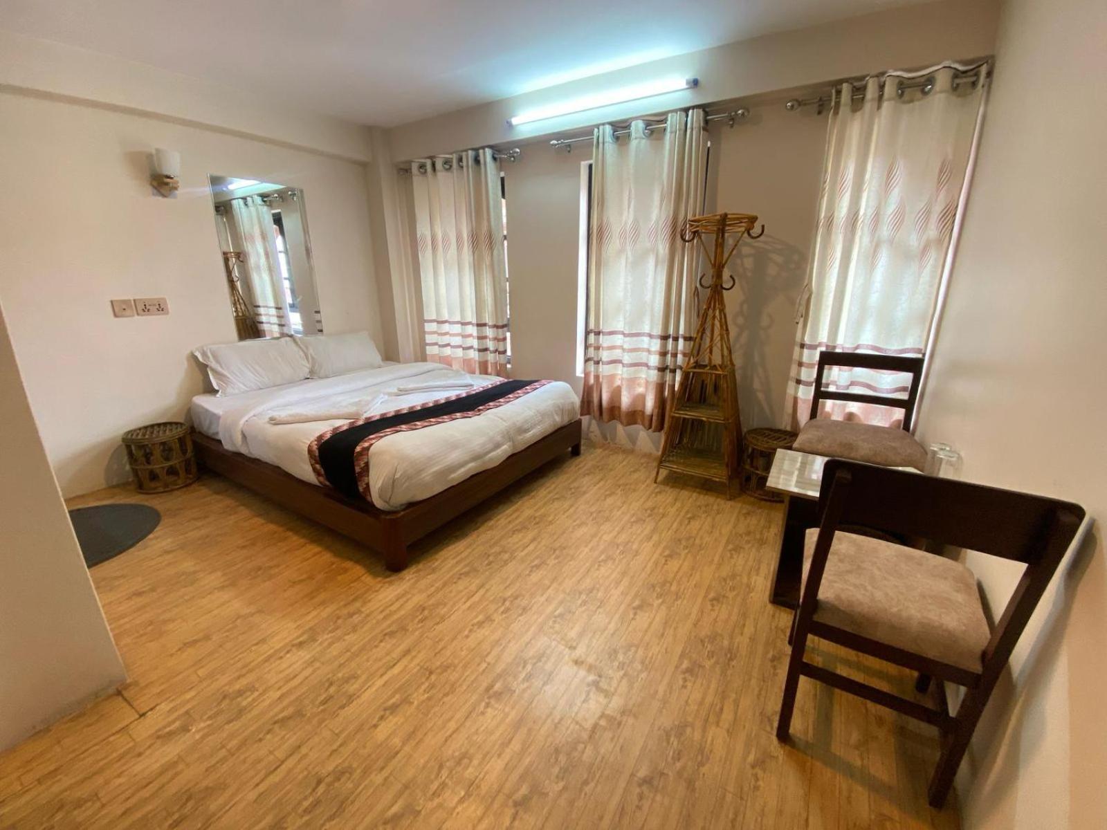 Hotel Durbar Side Μπακταπούρ Εξωτερικό φωτογραφία